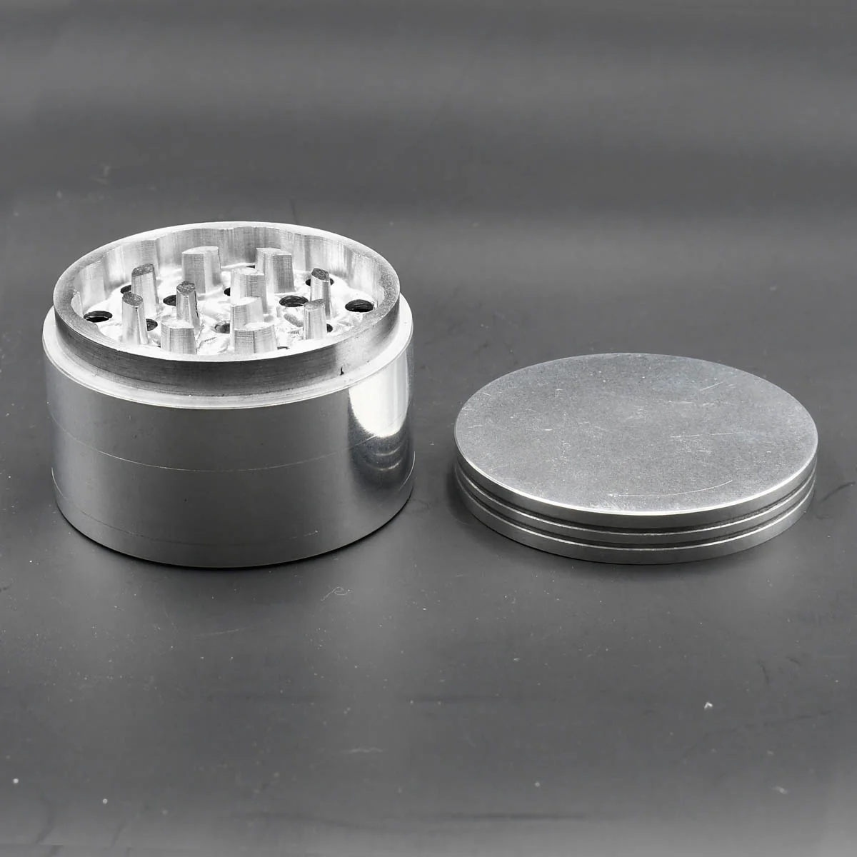4-Piece Medium Metal Grinders - Image 12