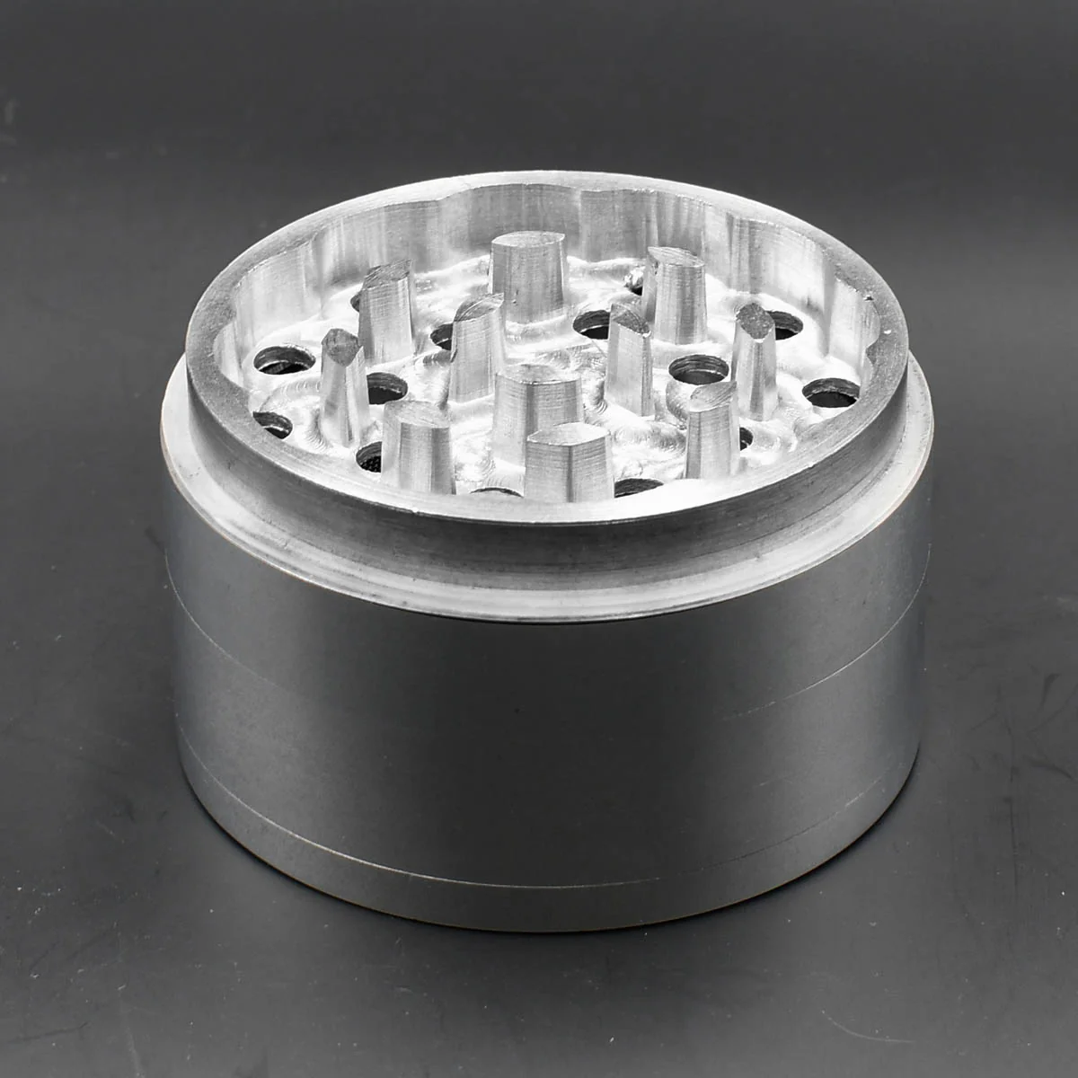 4-Piece Medium Metal Grinders - Image 4