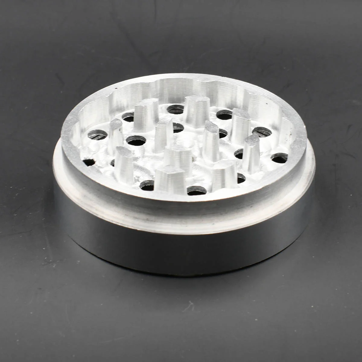 4-Piece Large Metal Grinders - Image 3