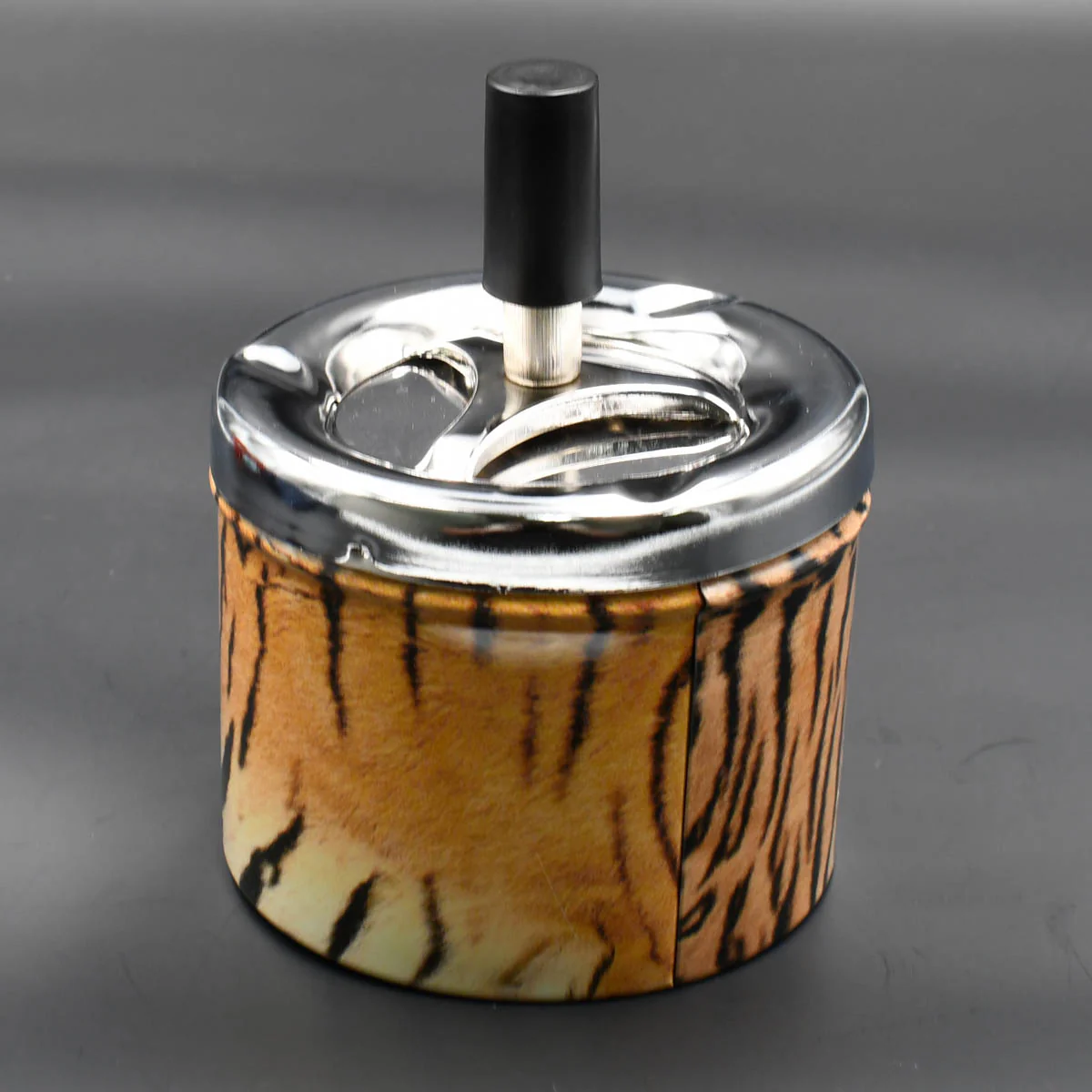 Push-Down Spin-Top Metal Ashtray - Image 3